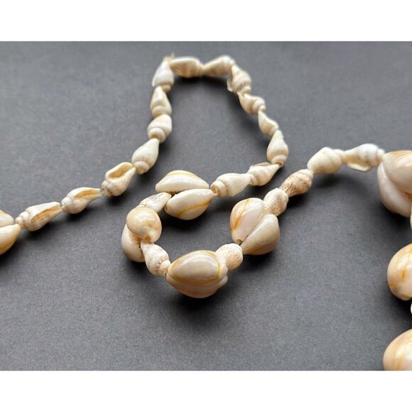 Hawaiian Cowrie Shell Hand-Crafted Vintage 24" Thick Floral Lei Necklace - Picture 5 of 8